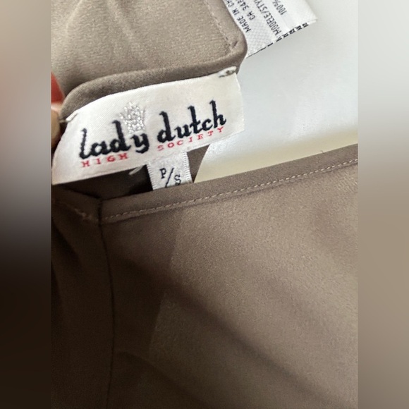 Lady Dutch brown rhinestone embelished tunic size small - Picture 8 of 8